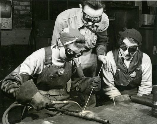 Labor Department. Women's Bureau