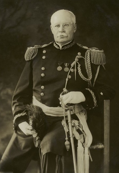 Hugh Lenox Scott (1853-1934) was of the West Point generation too young for the Civil War and too old for World War 1.